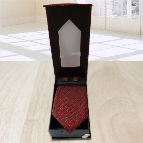 Classy Maroon Tie Cuffing n Pocket Square Gift Set