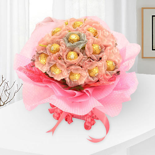 Pink Roses /& Chocolates Bouquet Gift Hamper For Any Occassion Birthday Thank you
