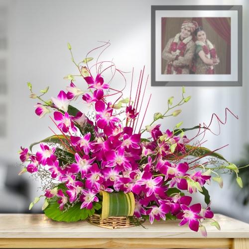 Stylish 10 Orchids Bouquet with Love
